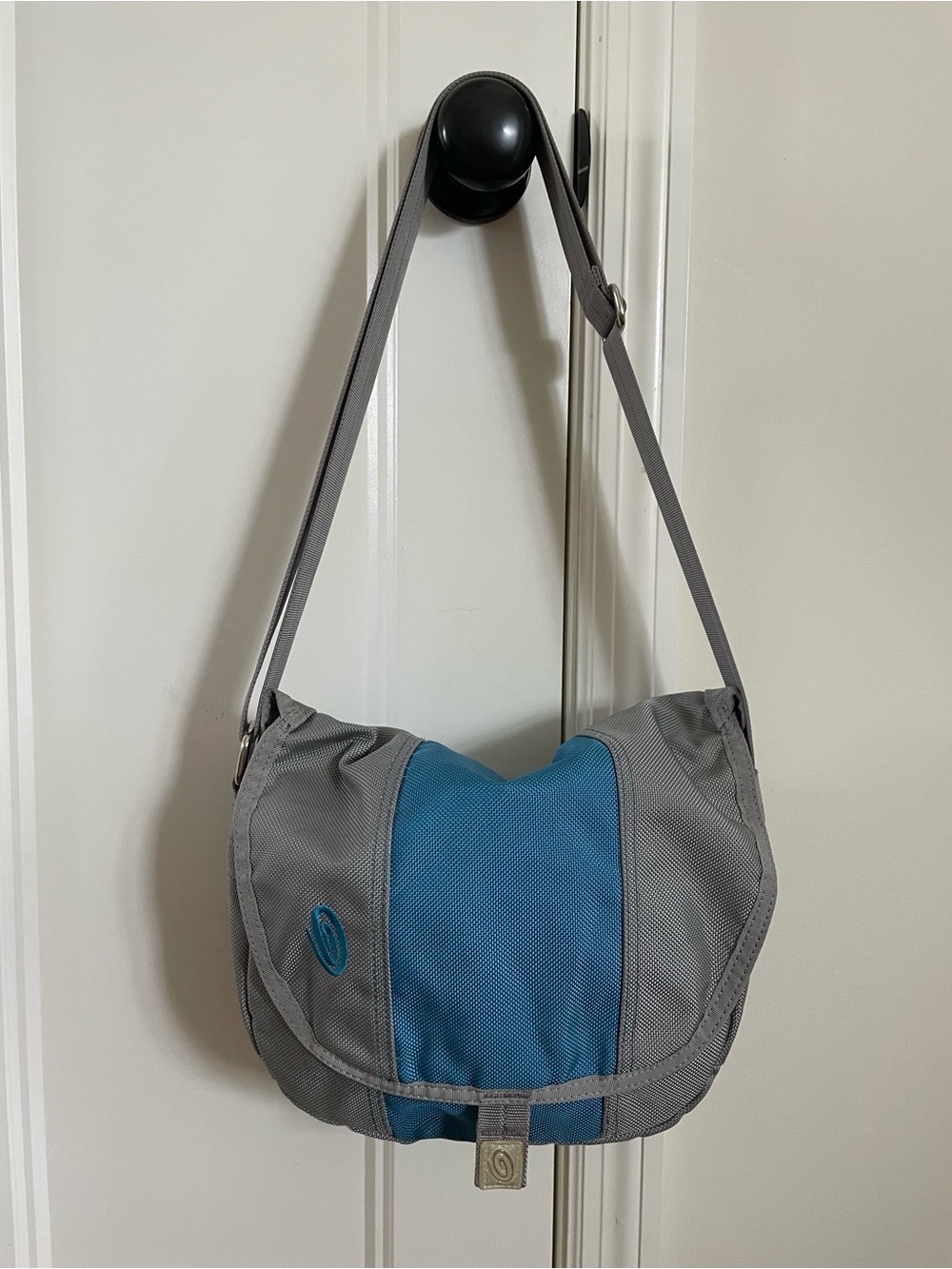 Timbuk2 Gray and Teal Crossbody Messenger Bag